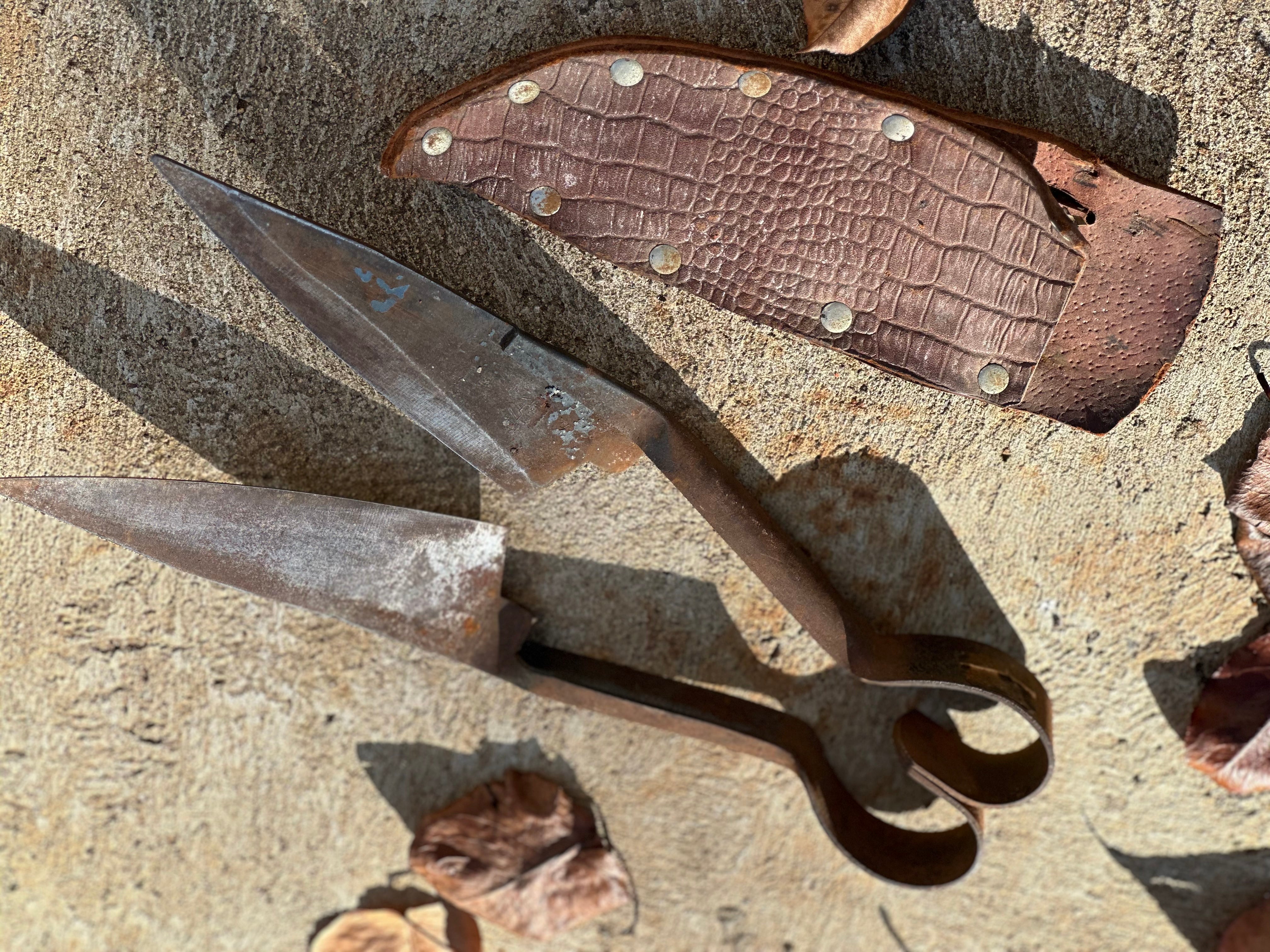 Vintage Shears with Original Leather Pouch